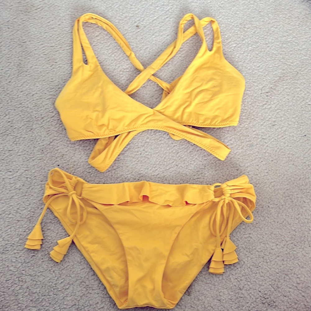 COPY - the cutest Everything But Water bikini: size m- barely worn. great quali…